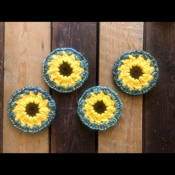 🖤 Sunflower Crochet Coasters Set of Four. - Picture 3 of 4